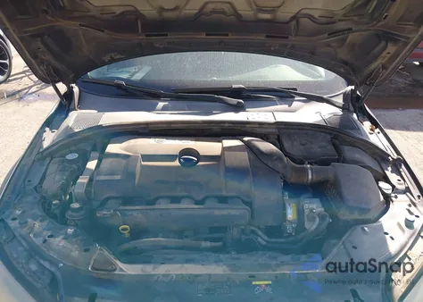 2011 Volvo Xc70 T6 from USA, damaged, VIN YV4902BZ3B1109058